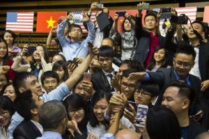 mot-gio-doi-dap-coi-mo-giua-tong-thong-obama-va-gioi-tre-viet (2)